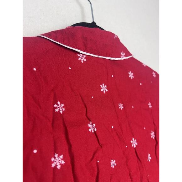 Victoria's Secret Short Sleeve Button Up Top and Shorts Size M Red w/Snowflakes - Picture 9 of 15